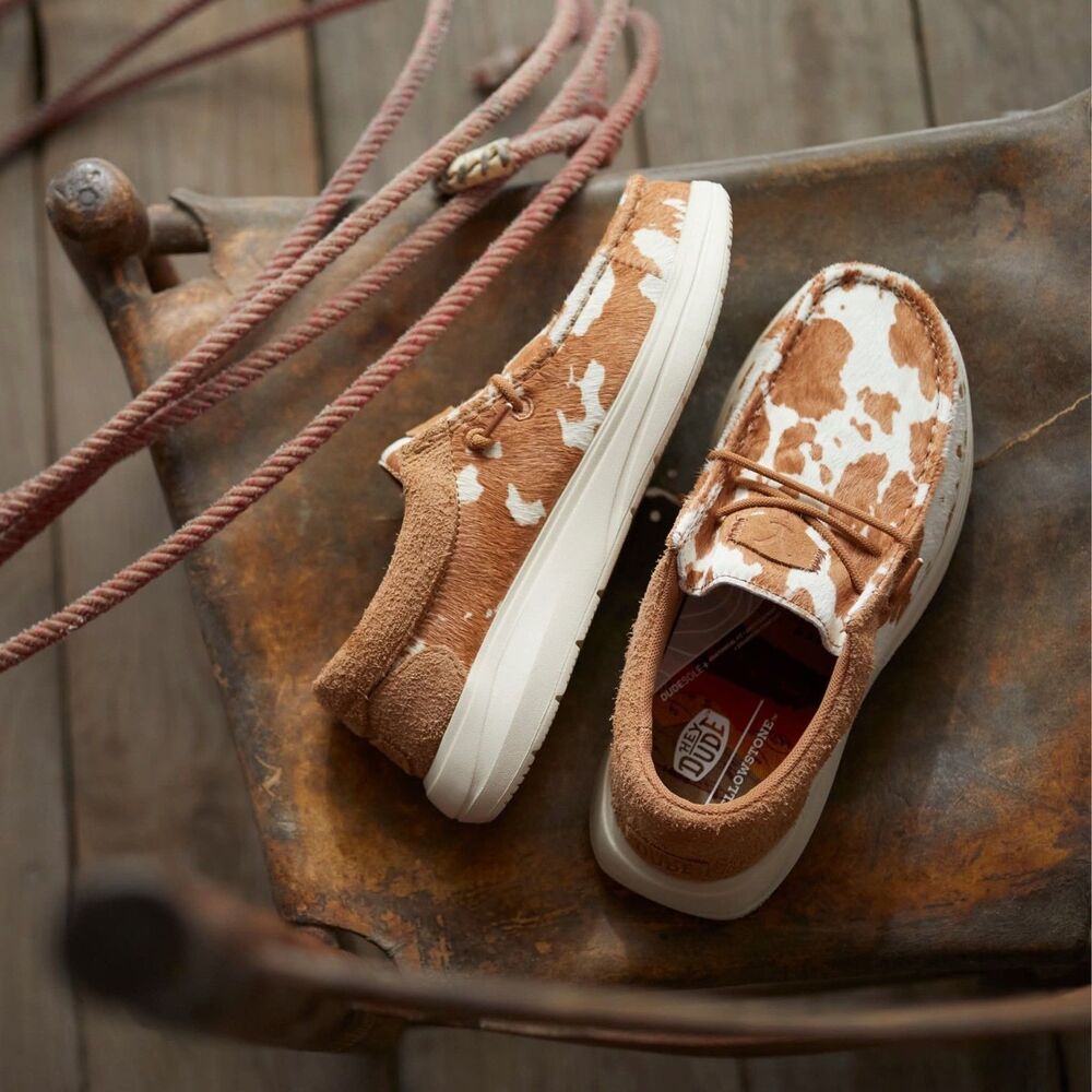 Hey Dude Wendy Yellowstone Collab Tan Furry Cow Slip On Shoes Sz 7 Rare! 100MSRP